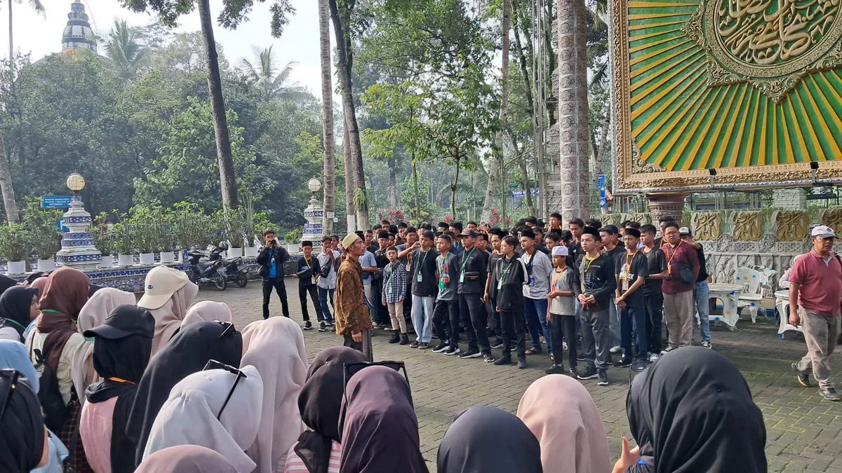 Wisata Religi dan Edukasi: Pengalaman Berharga Siswa MTs Negeri 1 Sleman di Malang