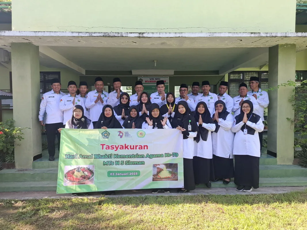 Keseruan Peringatan HAB Kemenag ke-79 di MTsN 5 Sleman Menyembelih 2 Ekor Kambing 