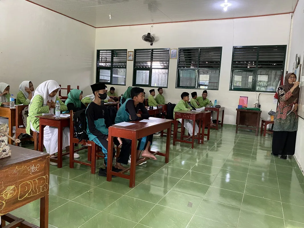 Kunjungan Madrasah Aliyah CNW Klaten, Gelar Bedah Soal ASPD di MTs Negeri 3 Sleman 