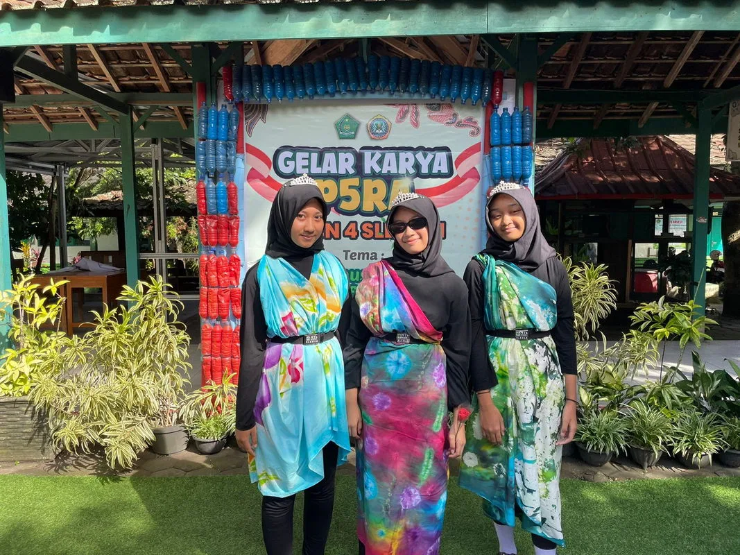 Meriah! Siswa MTsN 4 Sleman Pamerkan Keindahan Batik dalam Gelar Karya P5RA Bertema Kearifan Lokal