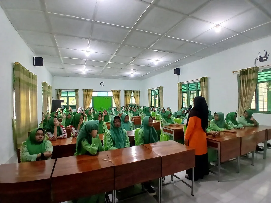 Siswa Putri MTsN 2 Sleman Ikuti Kegiatan Keputrian tentang Thaharah