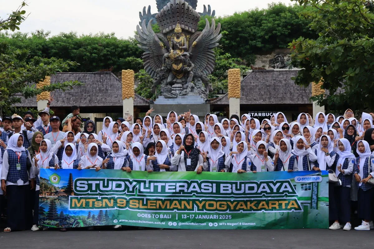 Siswa MTs Negeri 9 Sleman Antusias Menyaksikan Tari Kecak dan Teater Terbuka di GWK Cultural Park