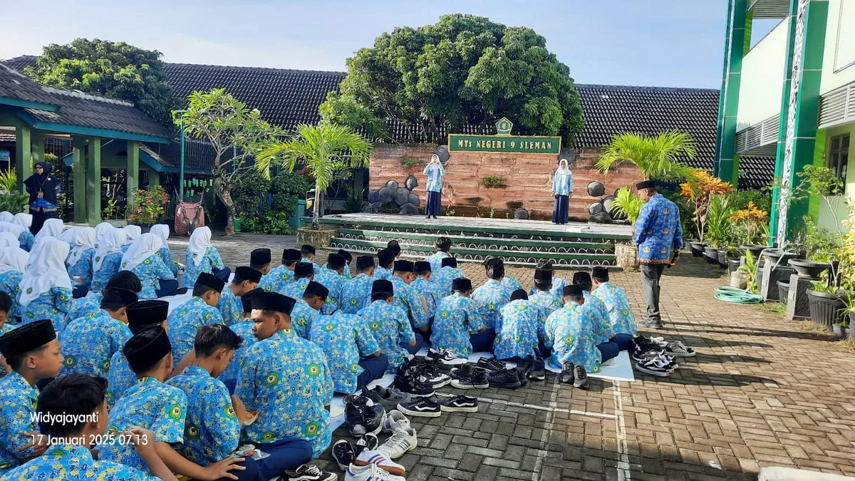 Jum’at Ceria di MTsN 9 Sleman, Ajang Siswa Tampilkan Bakat dan Kreasinya