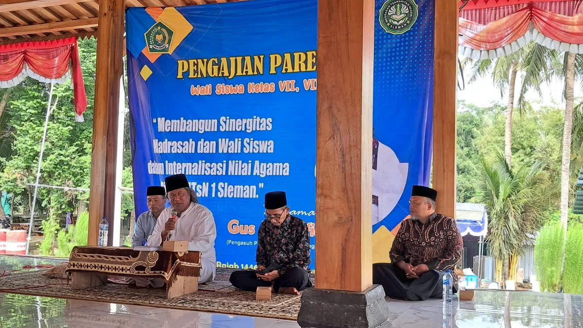 Menguatkan Sinergi Orang Tua dan Madrasah: Parenting MTsN 1 Sleman di Pondok Gus Muwafiq
