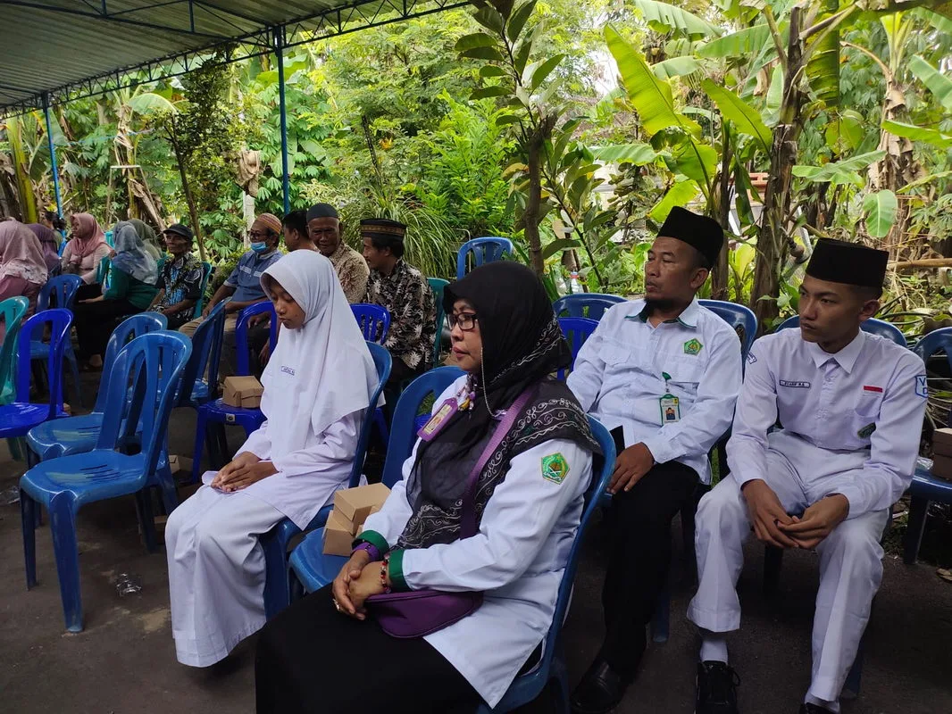Ajarkan Jiwa Sosial, MTs Negeri 3 Sleman Mengajak Siswa Berbela Sungkawa