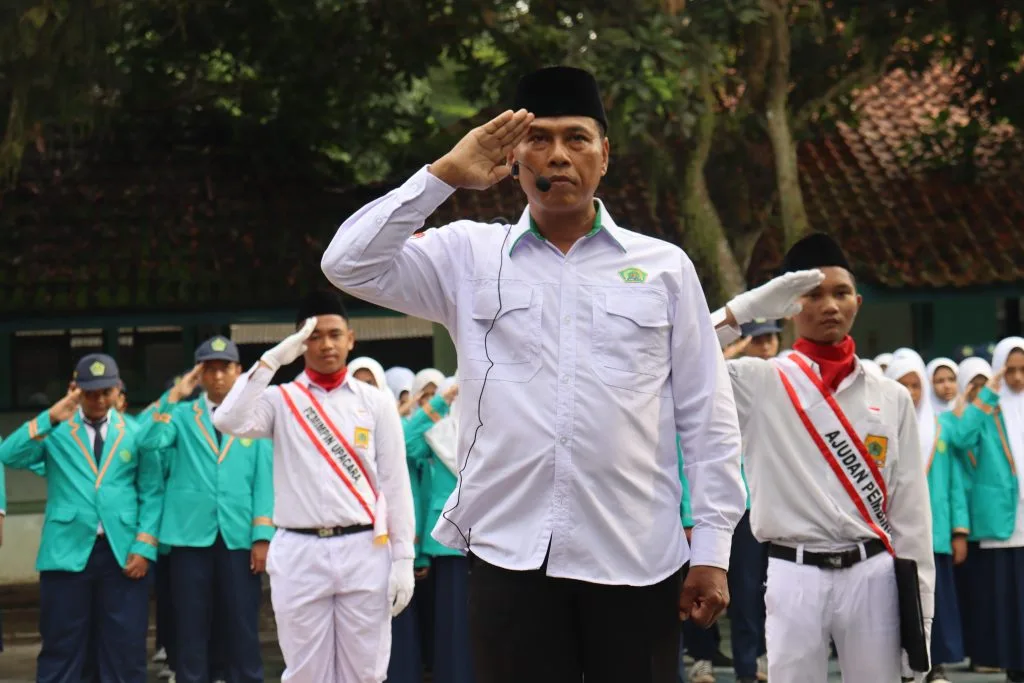 Budayakan Gemar Baca, Pembina Upacara Ingatkan Peserta Didik MTsN 7 Sleman