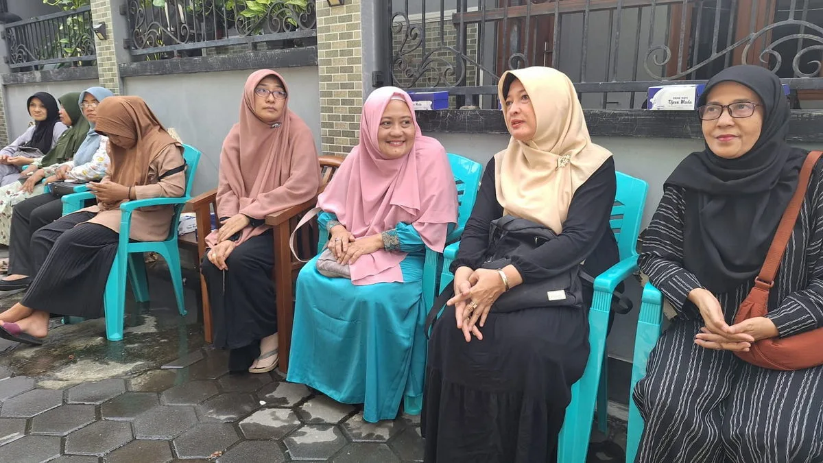 Guru dan Pegawai MTs Negeri 9 Sleman Ungkapkan Bela Sungkawa atas Wafatnya Ayahanda Umu Hani’