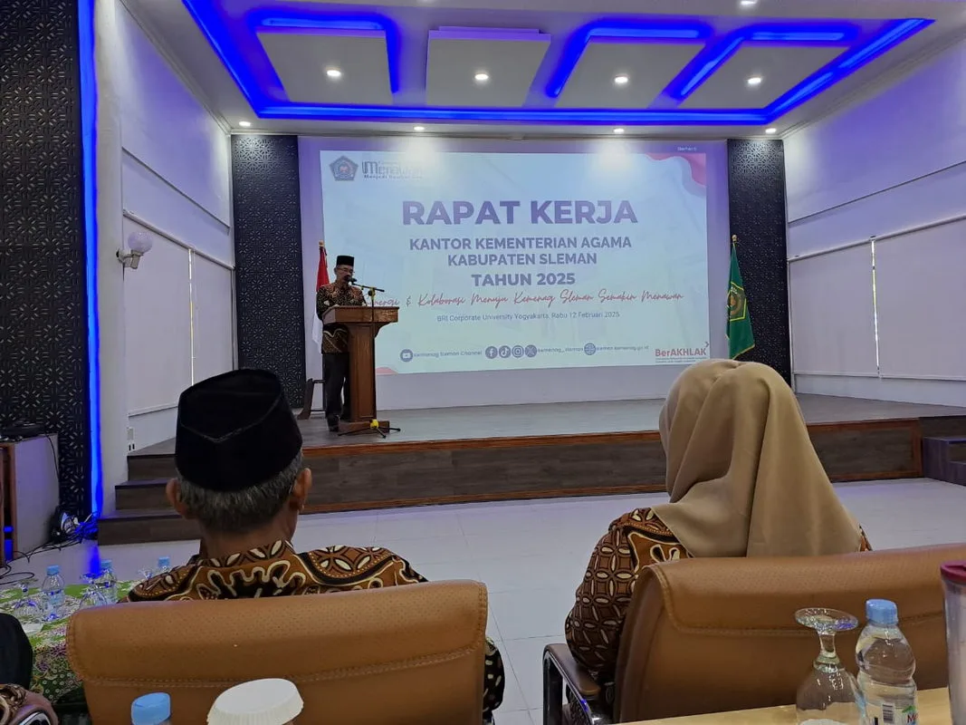 Kepala dan KTU MTsN 8 Sleman Hadiri Rapat Kerja Kantor Kemenag Sleman Tahun 2025