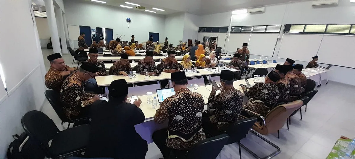 Kepala Madrasah Tsanawiyah Negeri 9 Sleman Ikuti Rapat Kerja Kemenag Sleman 2025