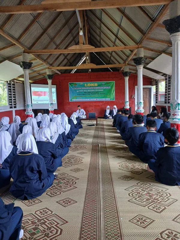 LDK Bekali Pengurus OSIS Tsandiesta MTsN 6 Sleman Organisasi Praktis