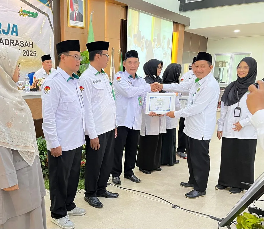 MTsN 6 Sleman Raih Penghargaan Madrasah Terbaik D.I Yogyakarta