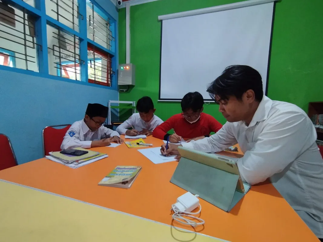Siswa MTsN 8 Sleman Ikuti Bimbingan Persiapan Olimpiade Orbit 2025