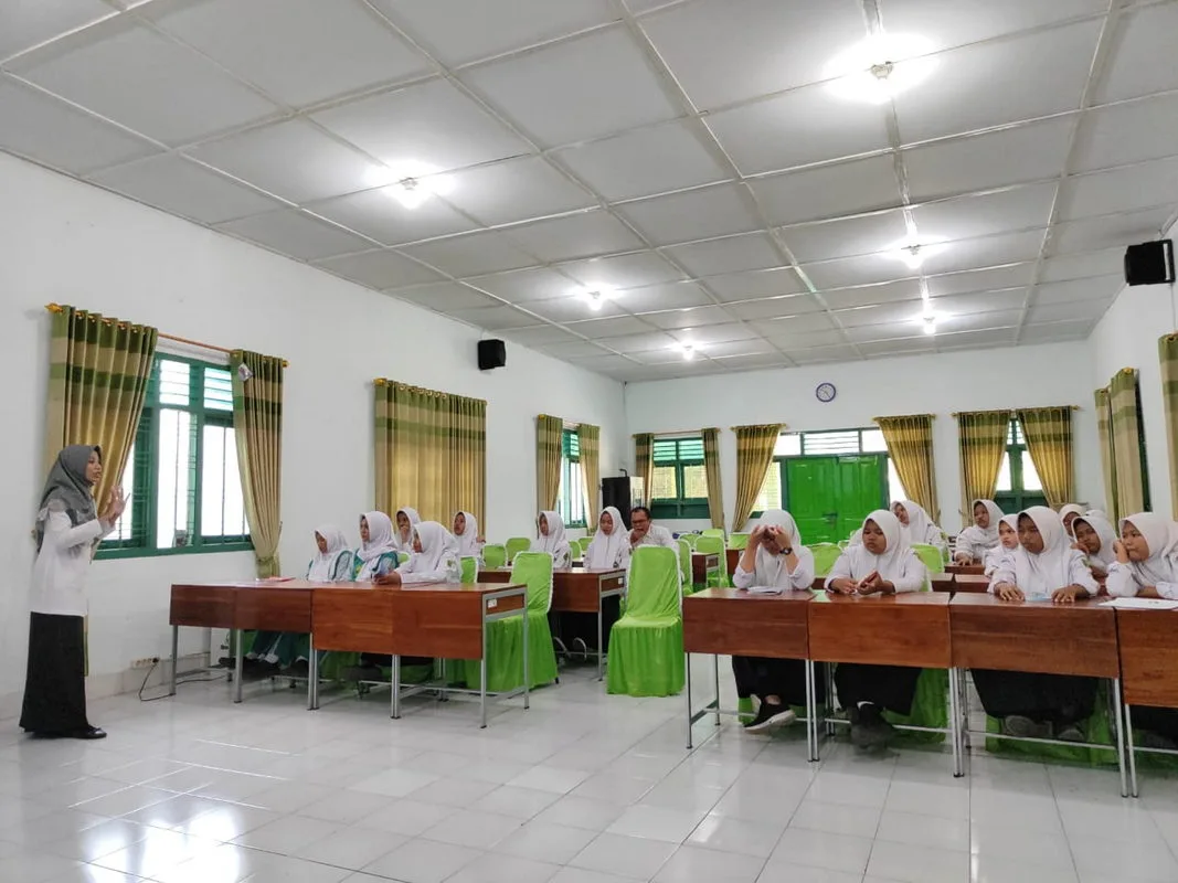 Calon Penulis Antologi Cerpen MTsN 2 Sleman Ikuti Technical Meeting