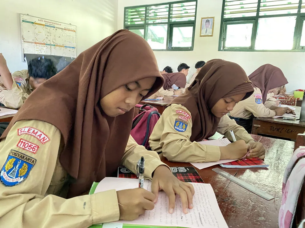 Kegiatan Literasi MTs N 3 Sleman Menyenangkan dengan Writing Therapy