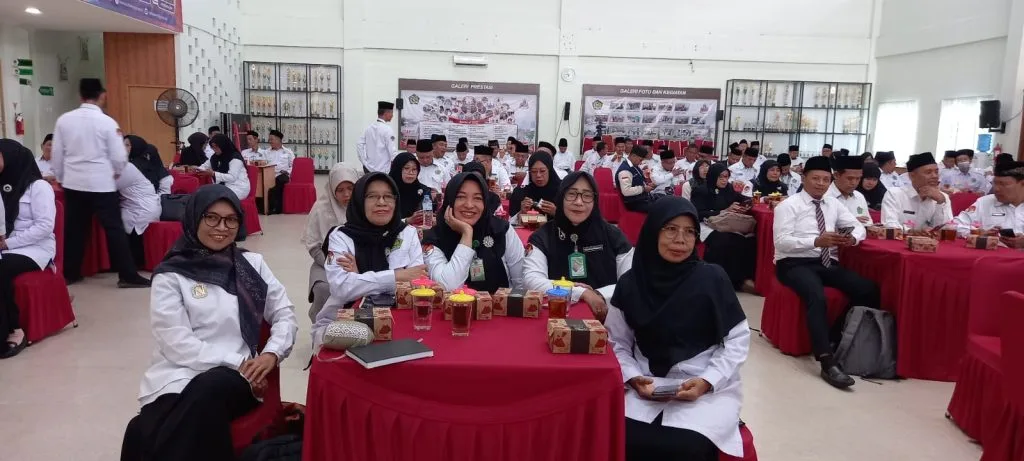 Kepala MTsN 2 Sleman dan Waka Kurikulum Hadiri Rapat Kerja di Kulon Progo