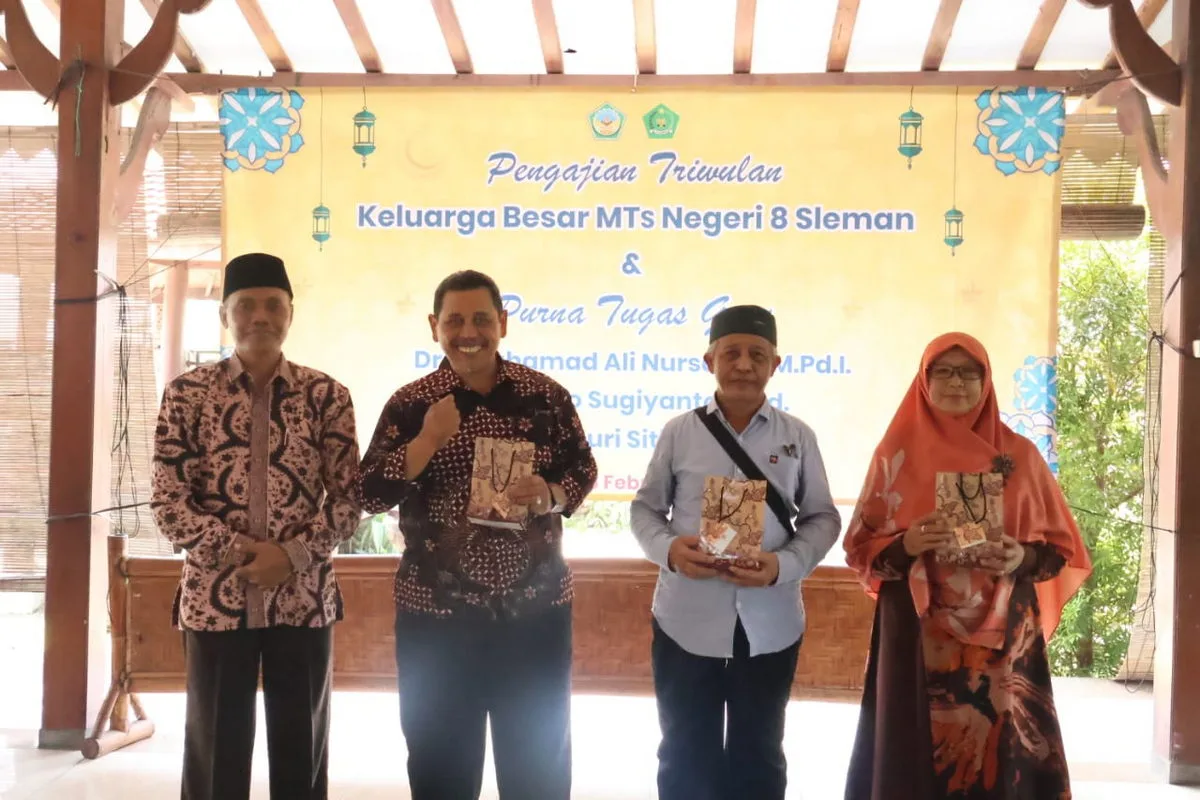 MTsN 8 Sleman Gelar Perpisahan Tiga Guru yang Memasuki Purna Tugas