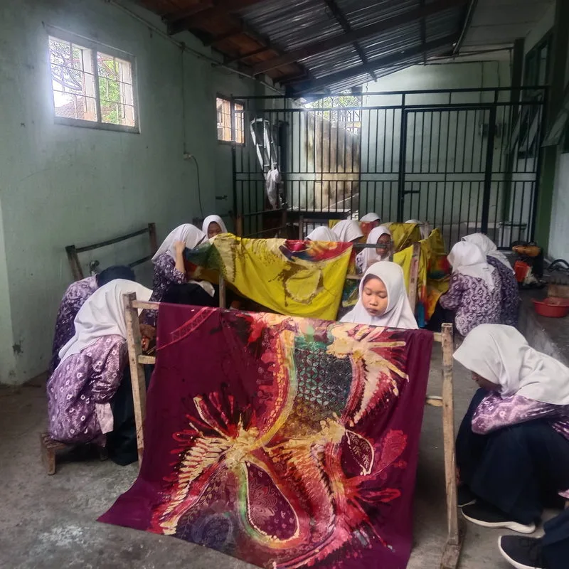 Antusiasme Siswa Kelas IX dalam Pembelajaran Batik Teknik Cap Cip Clup di MTsN 8 Sleman