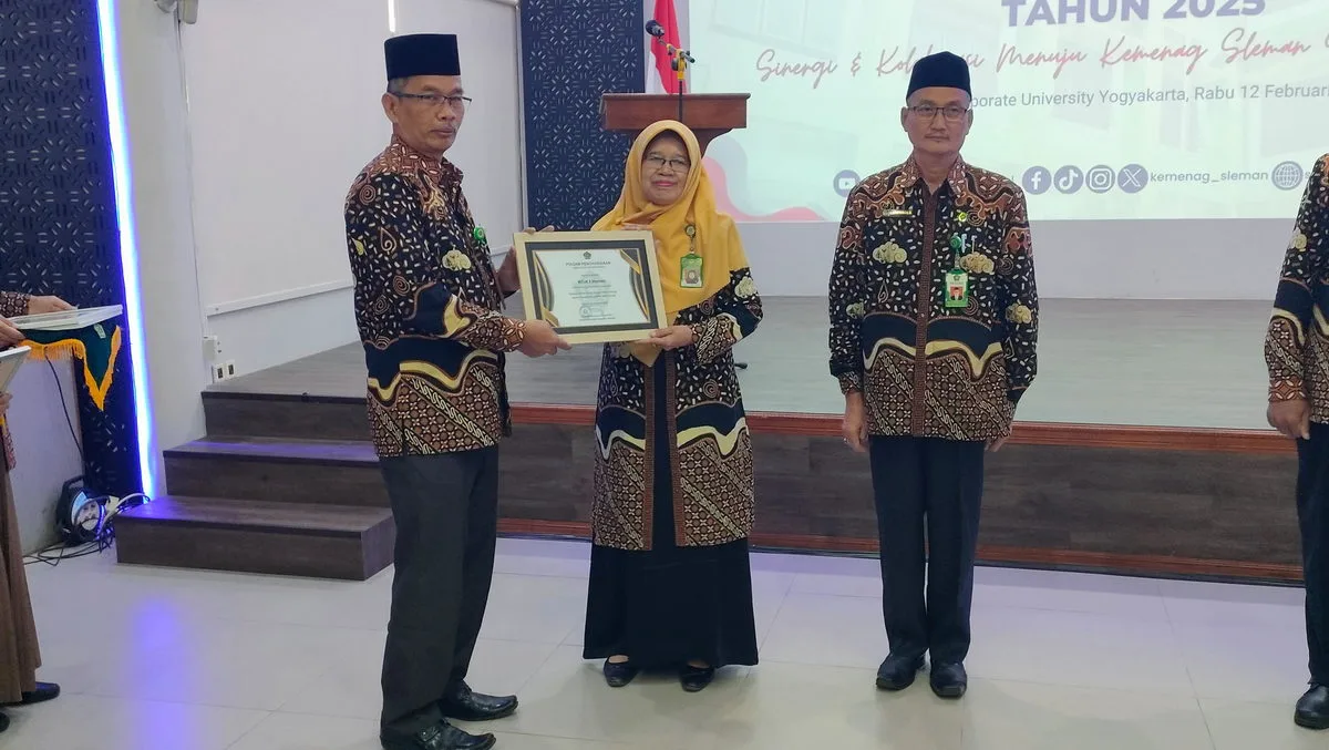 MTsN 2 Sleman Raih Penghargaan Satker dengan Nilai Tertinggi Lapkin 2024
