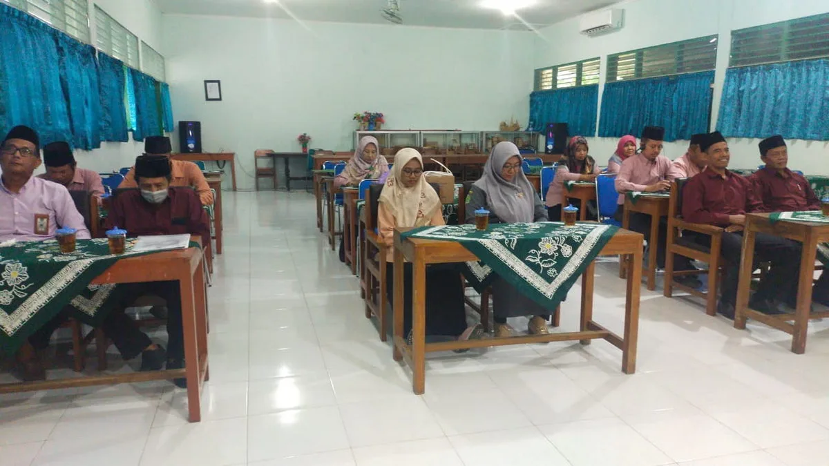MTsN 9 Sleman Terima Kunjungan Pengantaran Kepala Tata Usaha dari MTsN 1 Sleman