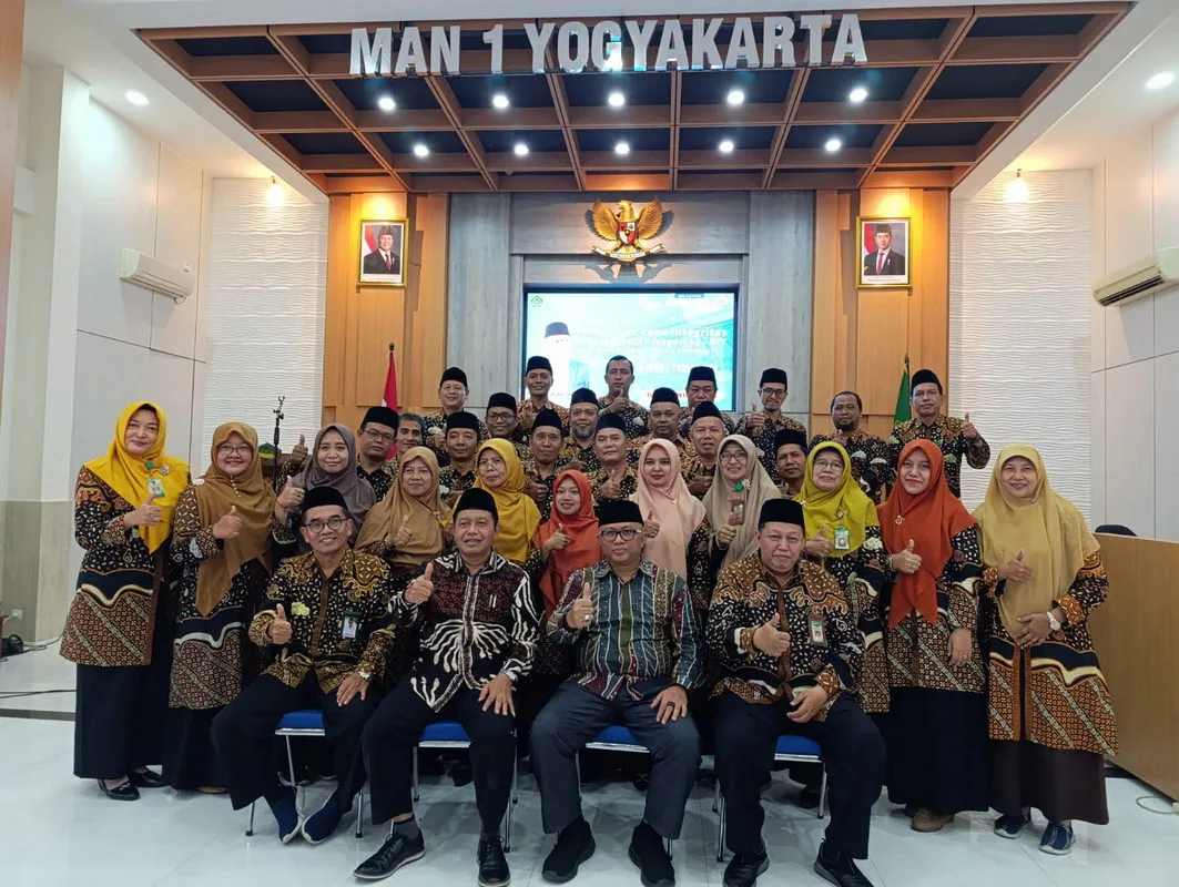 Kepala MTsN 9 Sleman Hadiri Pembinaan ZI bagi Madrasah se-DIY