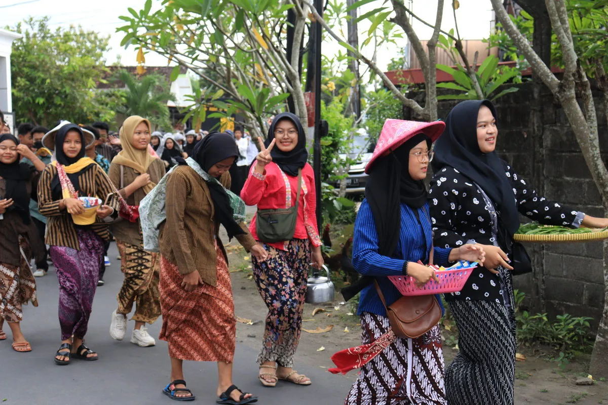 MTs Negeri 9 Sleman Gelar Karnaval Budaya dengan Tema Kebinekaan Global Sambut HAB ke-47