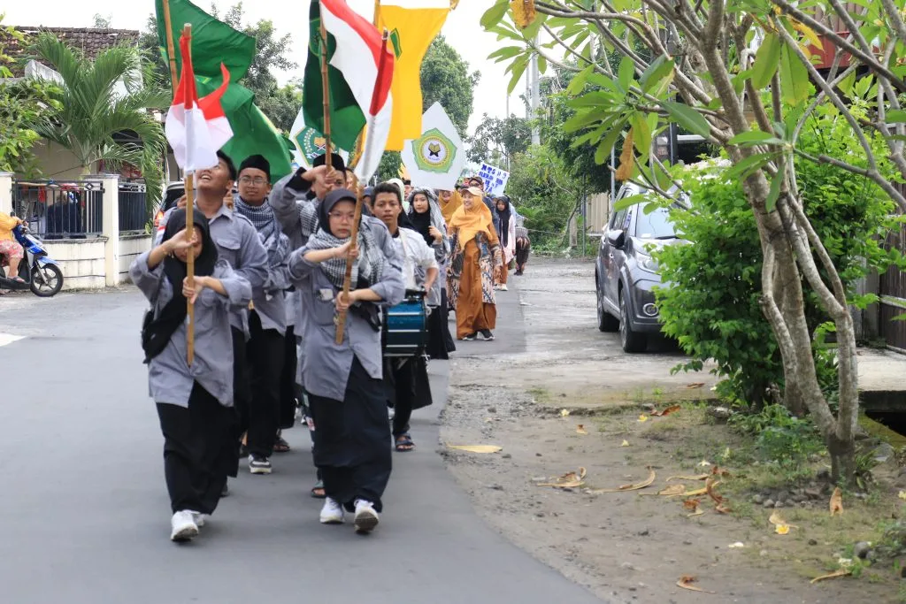 OSIS MTs Negeri 9 Sleman Jadi Garda Terdepan dalam Karnaval Budaya HAB ke-47