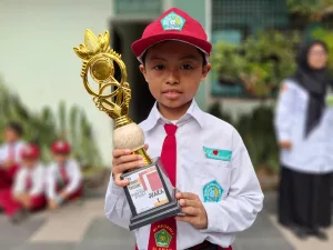 Siswa MIN 1 Sleman, Fathi Aqila Arsenio, Raih Juara 1 Olimpiade Bahasa Inggris Tingkat SD
