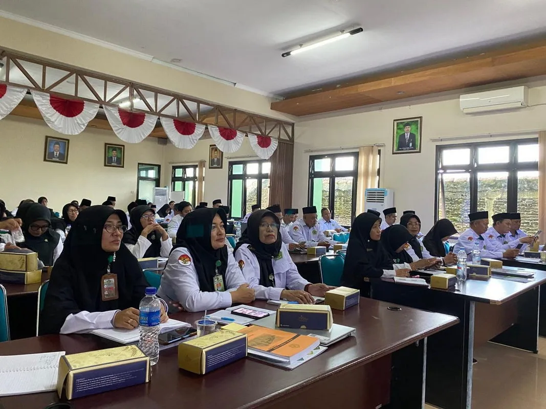 Kepala MTsN 9 Sleman Hadiri Penyusunan Kurikulum Madrasah di Kemenag Sleman