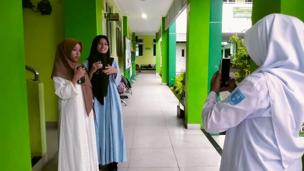 Siswa MTs Negeri 9 Sleman Kreatif Membuat Video Konten Program THR “Tebar Hikmah Ramadhan” Kemenag Sleman 2025
