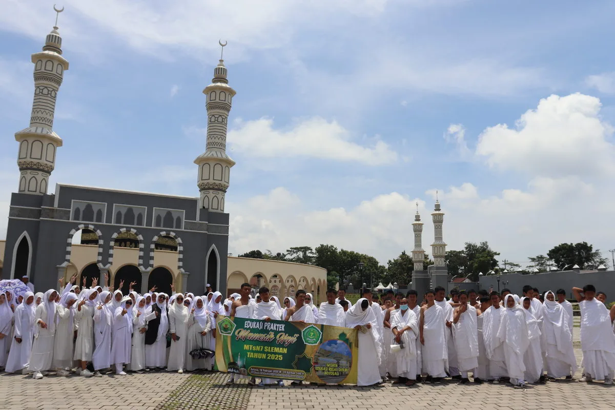 Bekali Peserta Didik Tentang Ibadah Haji, MTsN 7 Sleman Selenggarakan Manasik