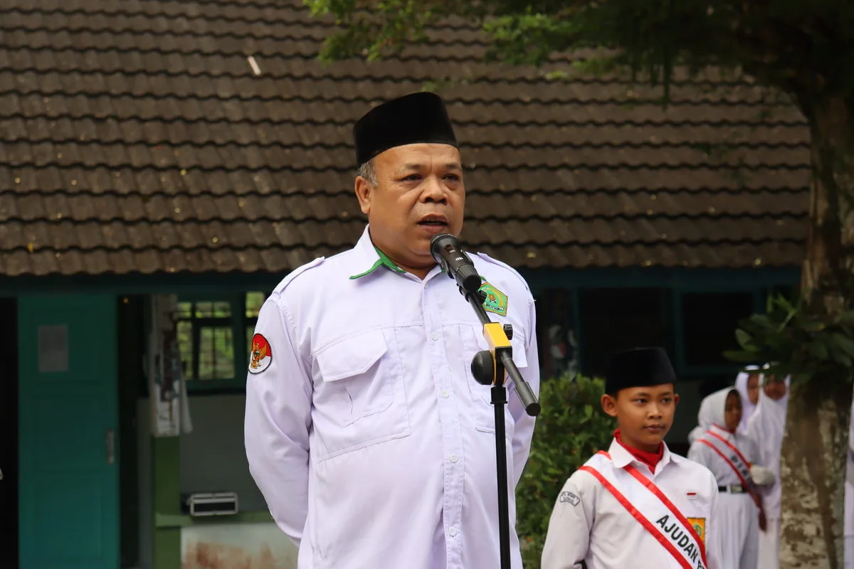 Dekadensi Moral Amanat Pembina di Upacara MTsN 7 Sleman