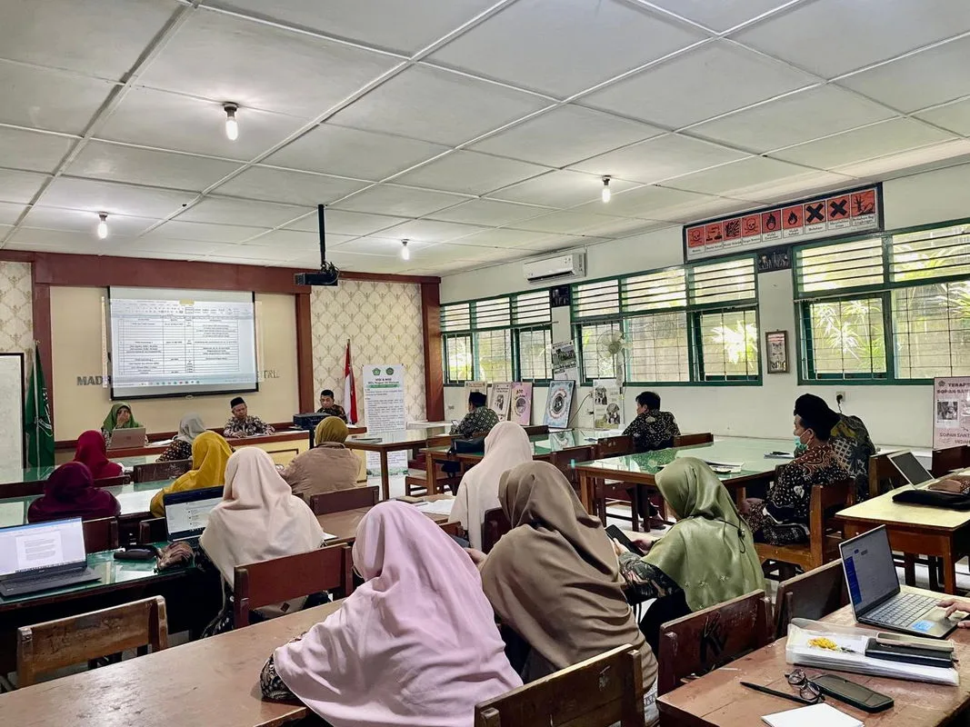 MTs N 10 Sleman Gelar Rapat  Persiapan Penerimaan Murid Baru