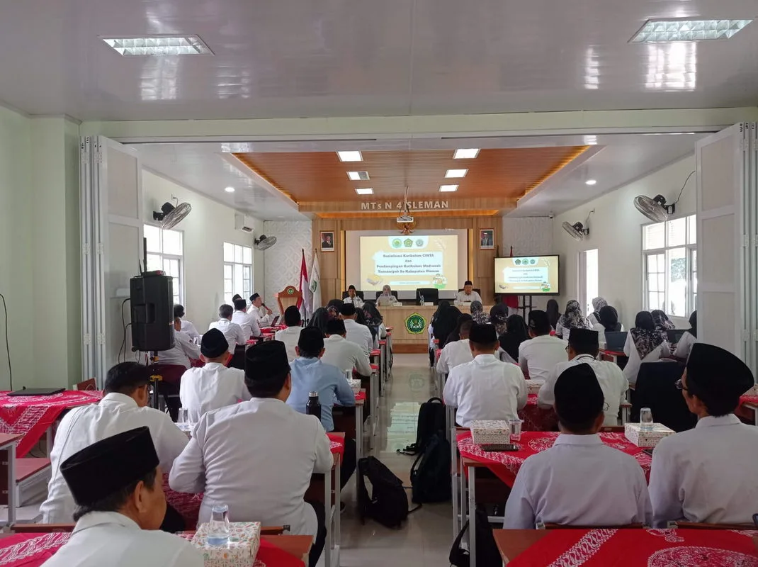 MTs N 3 Sleman Ikuti Sosialisasi Kurikulum Cinta