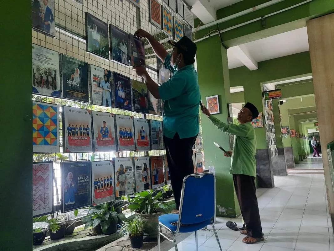 Dinding Prestasi MTsN 8 Sleman, Wadah Apresiasi Siswa