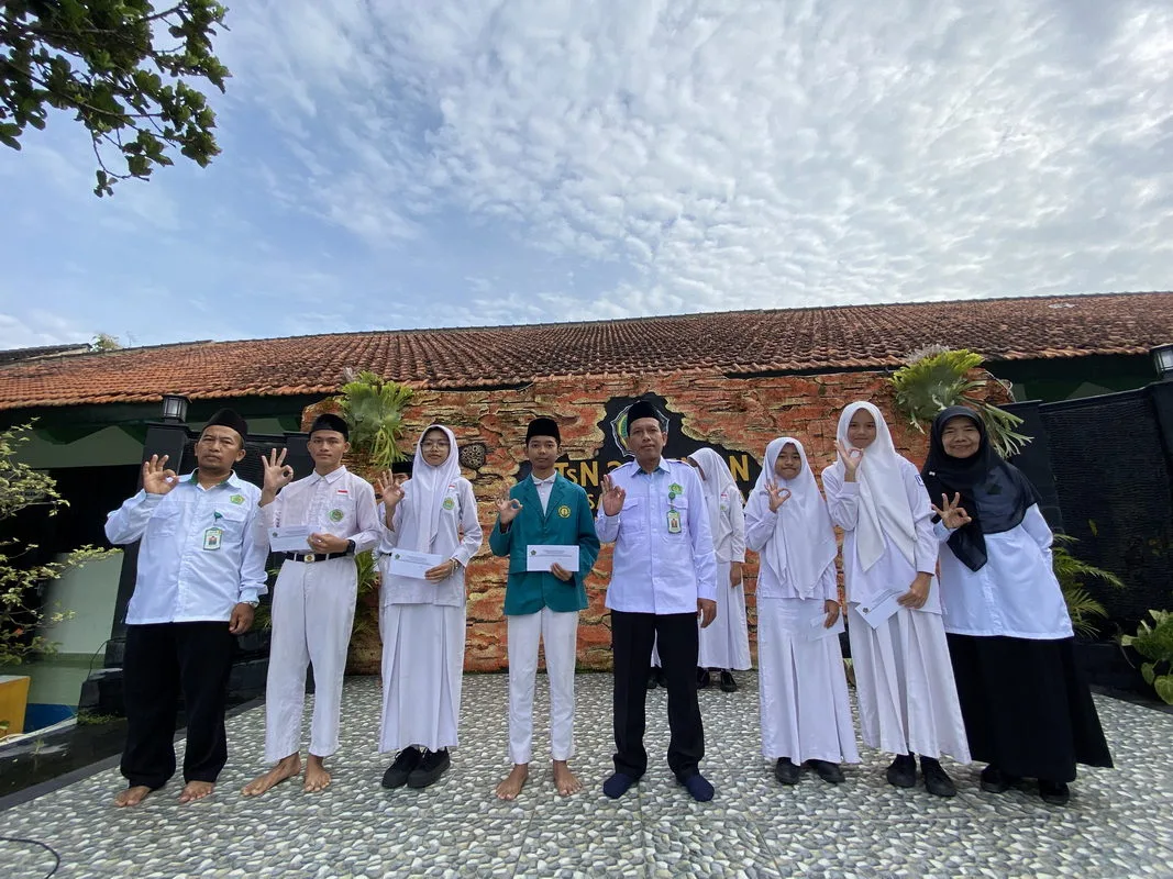 Apresiasi Siswa Berprestasi, MTs N 3 Sleman Berikan Reward