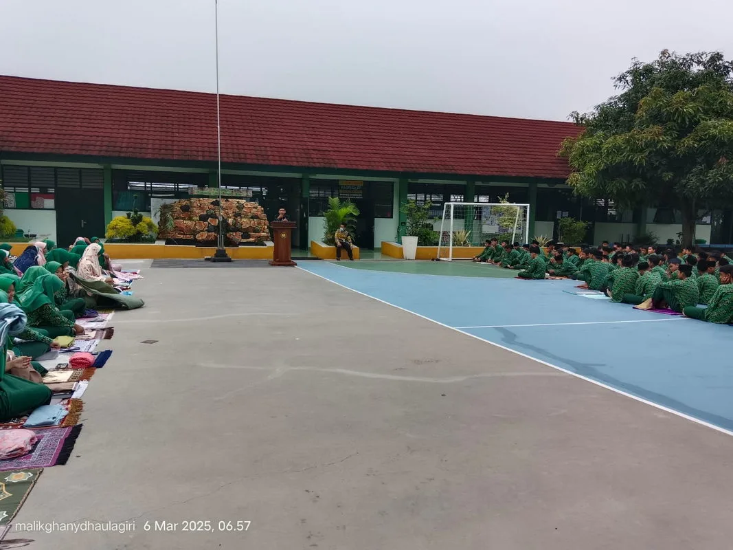 Kepala MTsN 3 Sleman Imbau Siswa Ikuti Program Ramadan dengan Baik