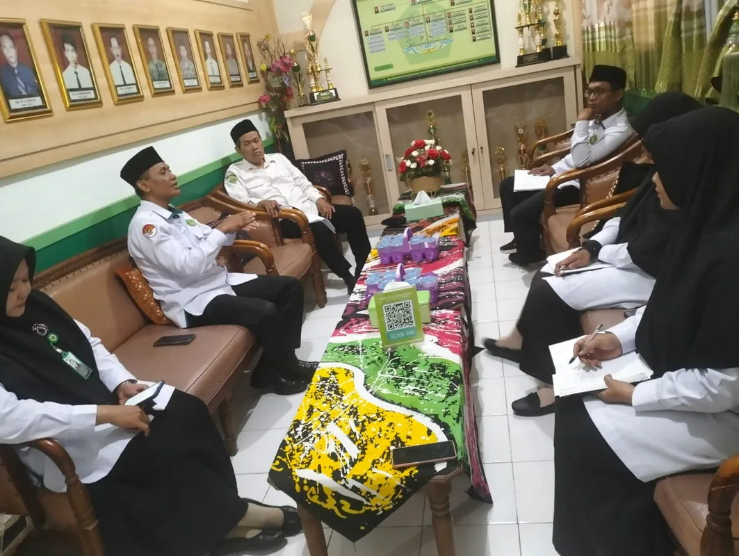 Kepala MTsN 8 Sleman dan Jajaran Gelar Koordinasi Agenda Madrasah Terdekat