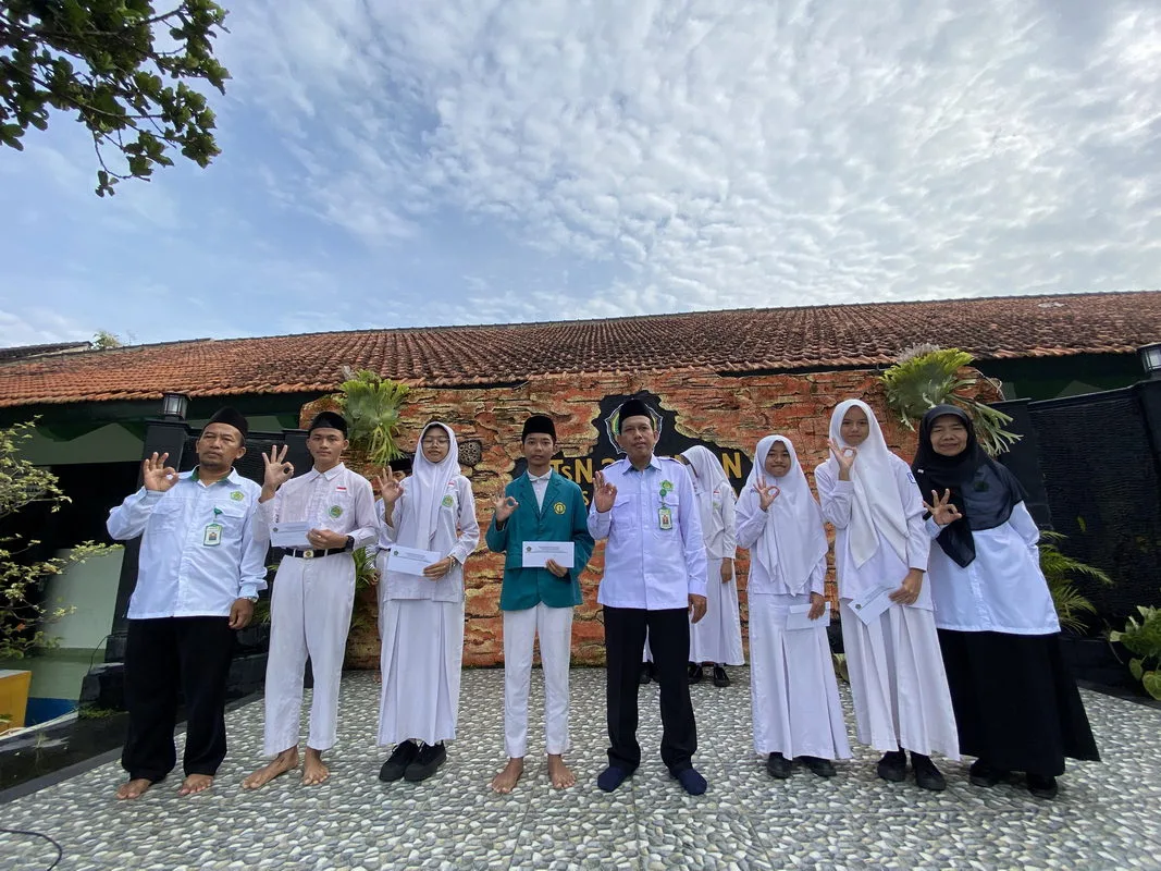 MTs Negeri 3 Sleman Bagikan Reward Siswa Berprestasi PPAD