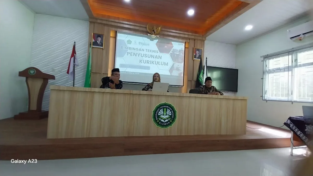Tingkatkan Kualitas Pendidikan Berbasis Karakter, Kamad dan Waka Kurikulum MTsN 9 Sleman Ikuti Workshop Kurikulum Cinta