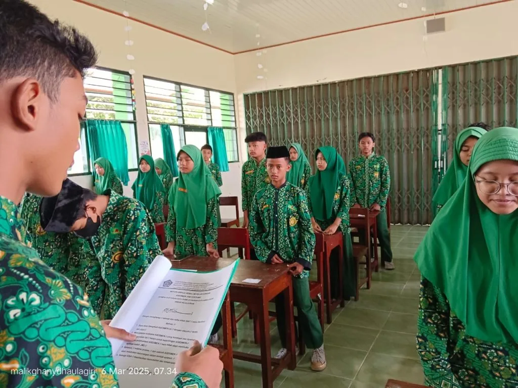 Upayakan Asesmen Bermutu, MTsN 3 Sleman Bimbing Siswa Ikrarkan Kejujuran sebelum Mengerjakan ASTS Genap