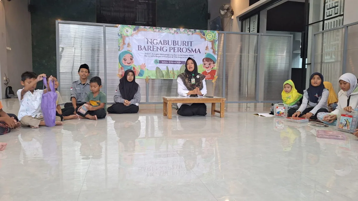 Kepala MTsN 9 Sleman Beri Sambutan di Acara Lomba Mewarnai dan Buka Bersama Anak-Anak TPA