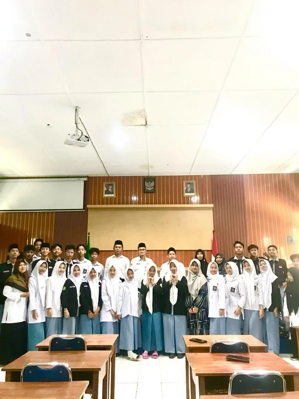 Kepala MAN 5 Sleman Beri Arahan Sekaligus Melepas Dai-Daiah MAN 5 Sleman