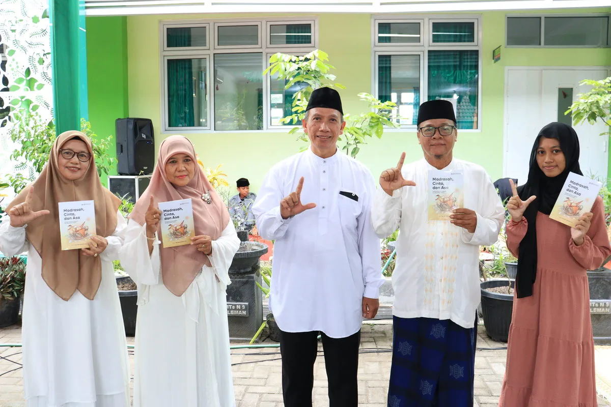 MTsN 9 Sleman Luncurkan Buku Antologi Puisi “Madrasah, Cinta, dan Asa” dalam Puncak HAB ke-47