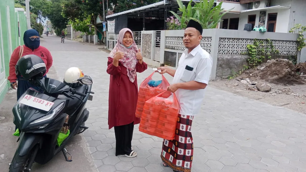 Paguyuban Orang Tua MTsN 9 Sleman Dukung Acara Puncak HAB ke- 47 dengan Penyediaan Konsumsi