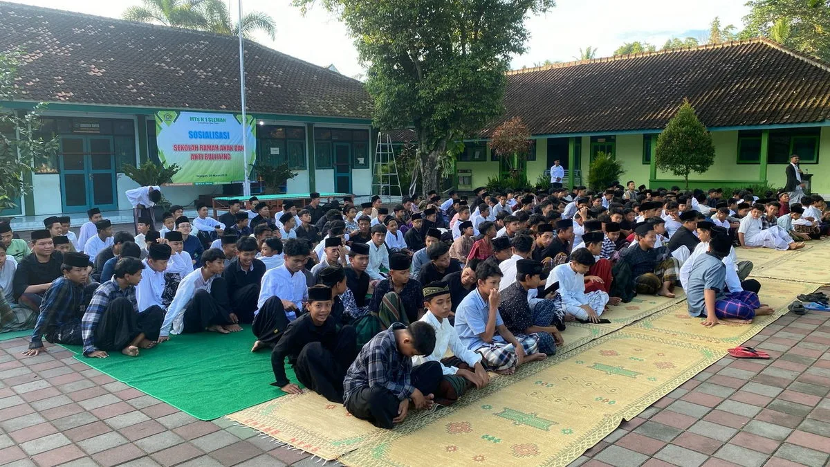 Buka Bersama Keluarga Besar MTsN 1 Sleman, Puncak Kebersamaan di Pesantren Ramadan 2025