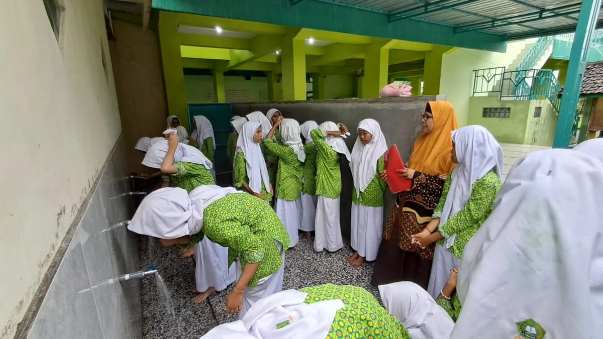 MTsN 1 Sleman Ajarkan Tata Cara Wudu dan Masbuk yang Benar dalam Pesantren Ramadan