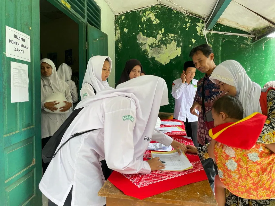 Ramadhan 1446 H, MTsN 4 Sleman Mentasyarufkan Zakat kepada 153 Muzakki