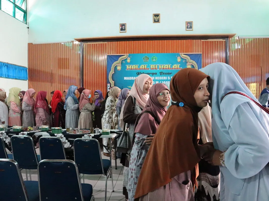 MAN 5 Sleman Gelar Halal Bihalal: Merajut Kebersamaan di Hari Kemenangan