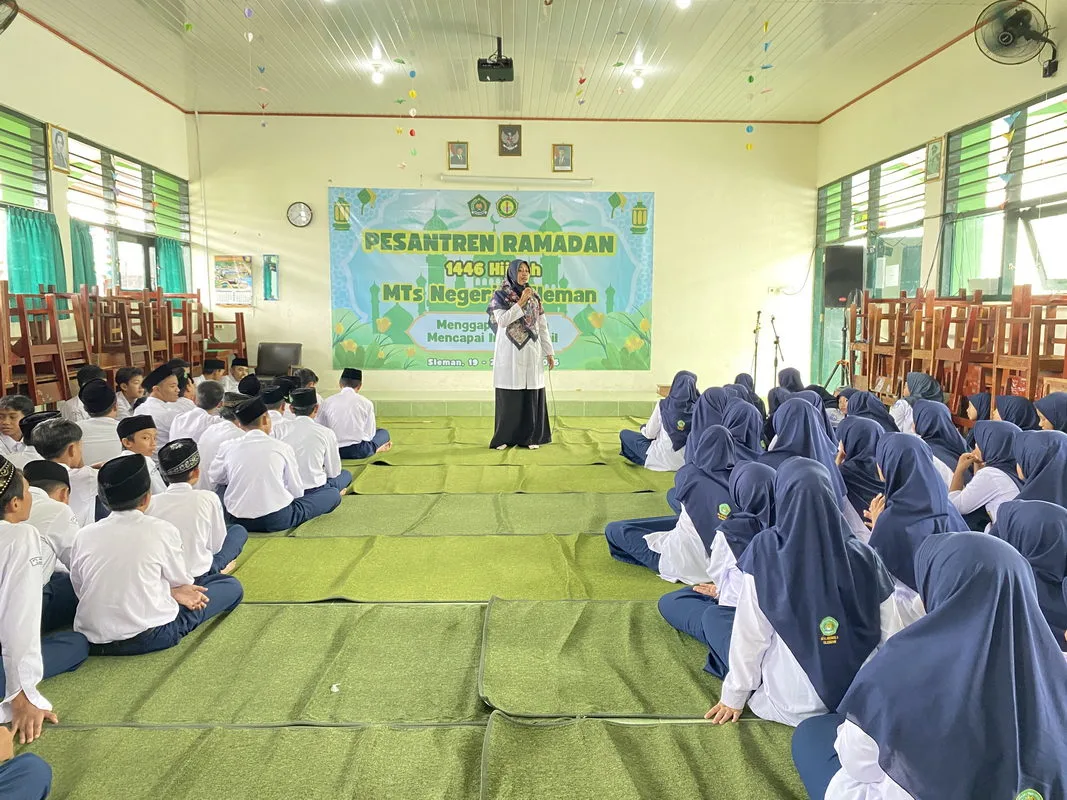 Siswa MTs Negeri 3 Sleman Terima Pembekalan Pesantren Ramadan