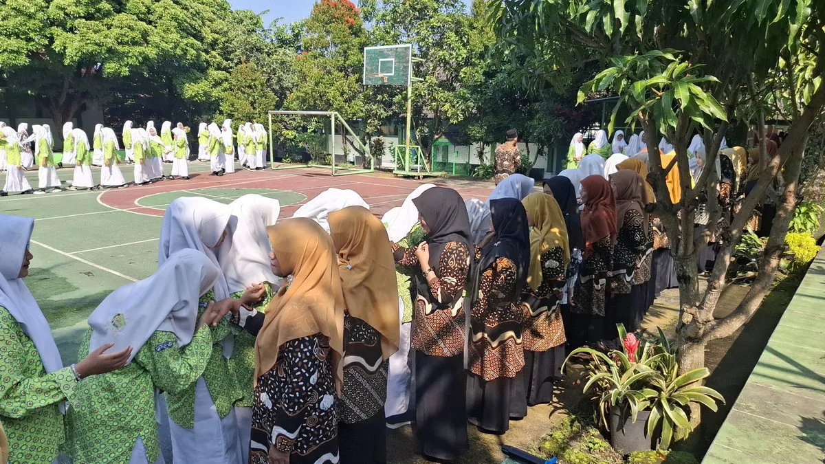 Hari Pertama Siswa Masuk, MTsN 2 Sleman Gelar Halal Bihalal Penuh Makna